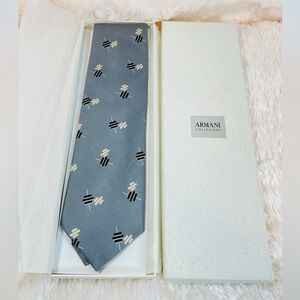 Armani Collezioni Steel Gray Silk Tie with Geometric Accent